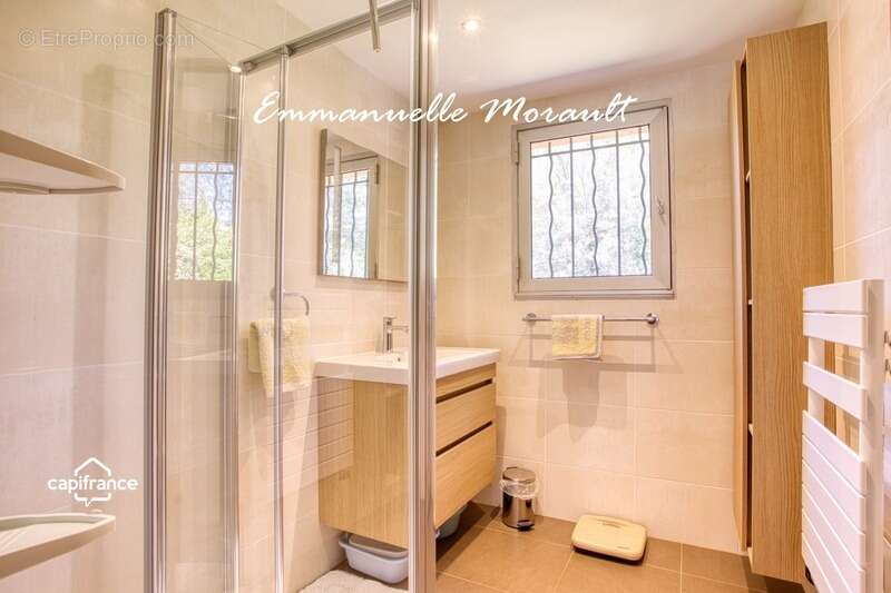 Maison à BAGNOLS-EN-FORET