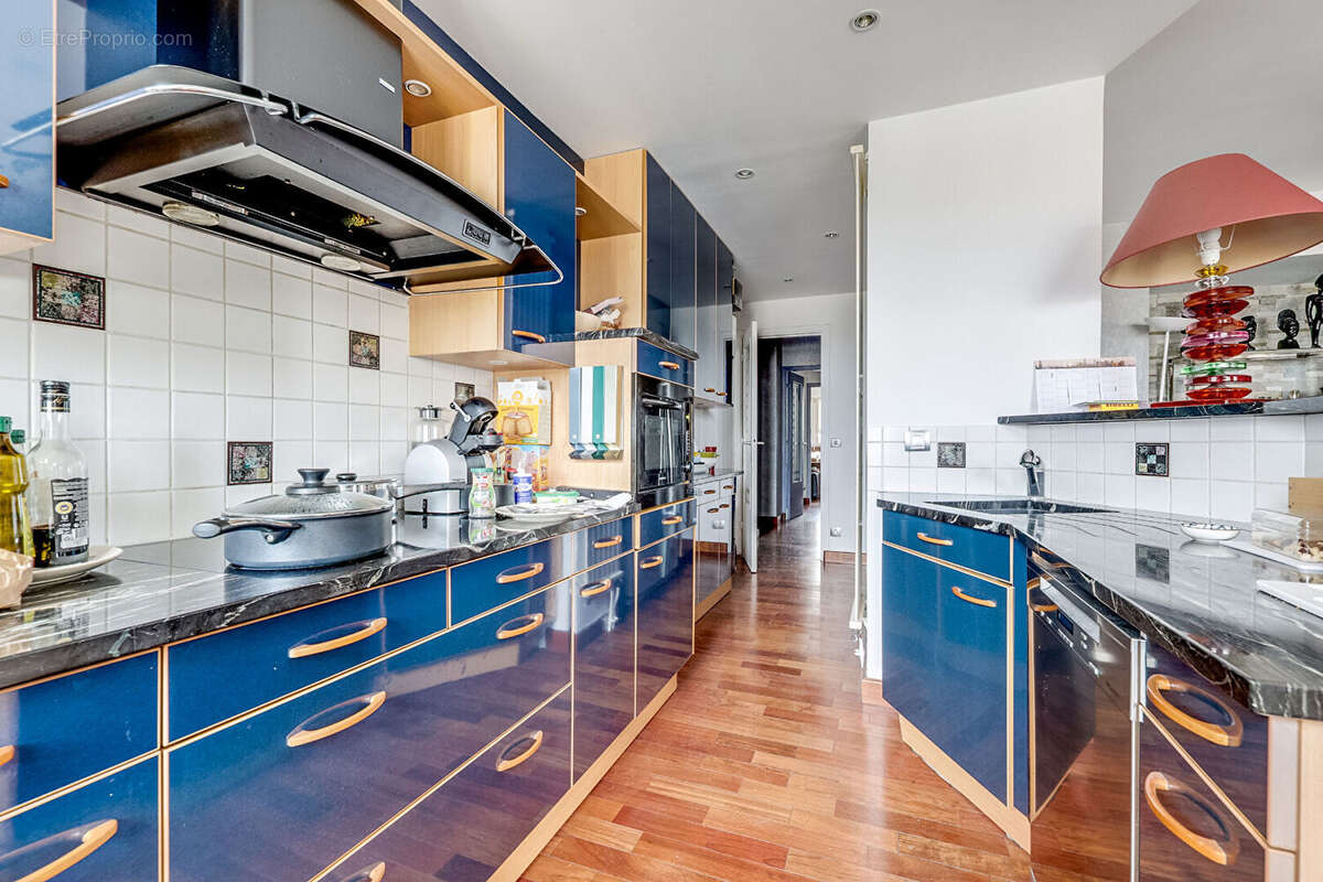 Appartement à PARIS-14E