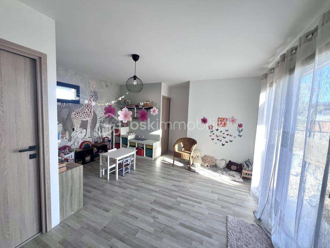 Maison à SAINT-SEURIN-SUR-L'ISLE