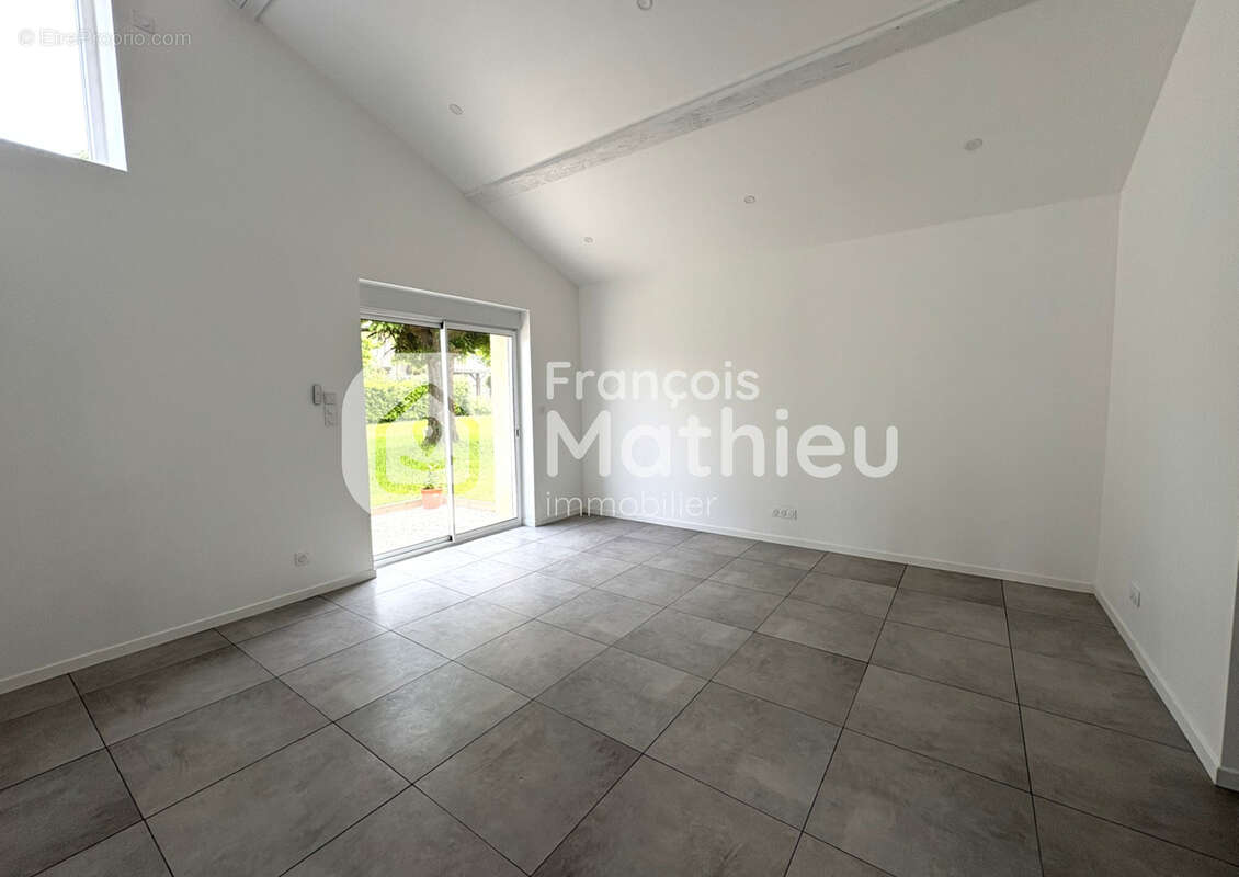 Maison à VILLARS-LES-DOMBES