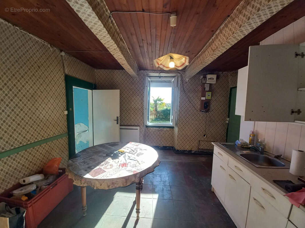 Maison à MONTESQUIOU