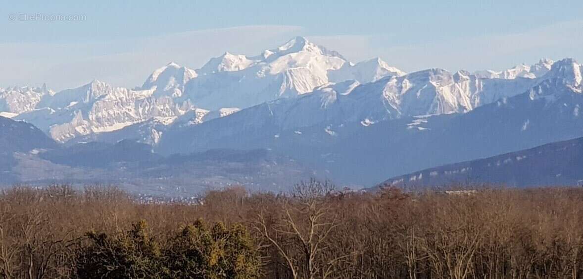 Terrain à CHEVRY