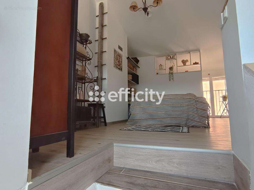 Maison 86 m² à La Motte-Du-Caire  - photo 7
