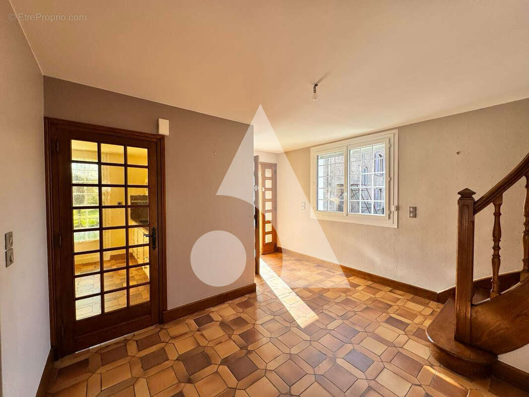 Maison à NEUFCHATEAU