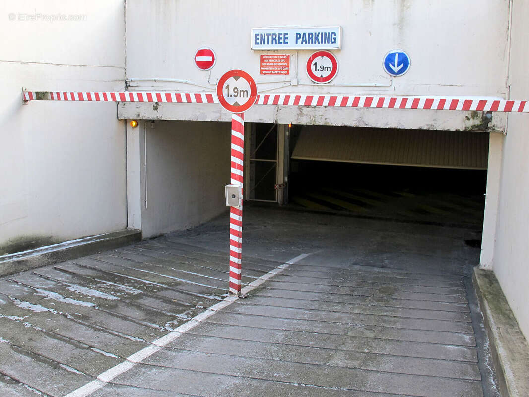 Parking à PARIS-14E