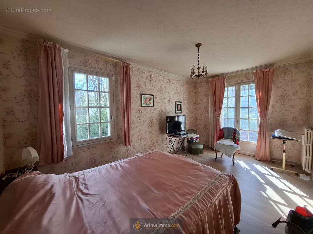 Maison à SERRIS