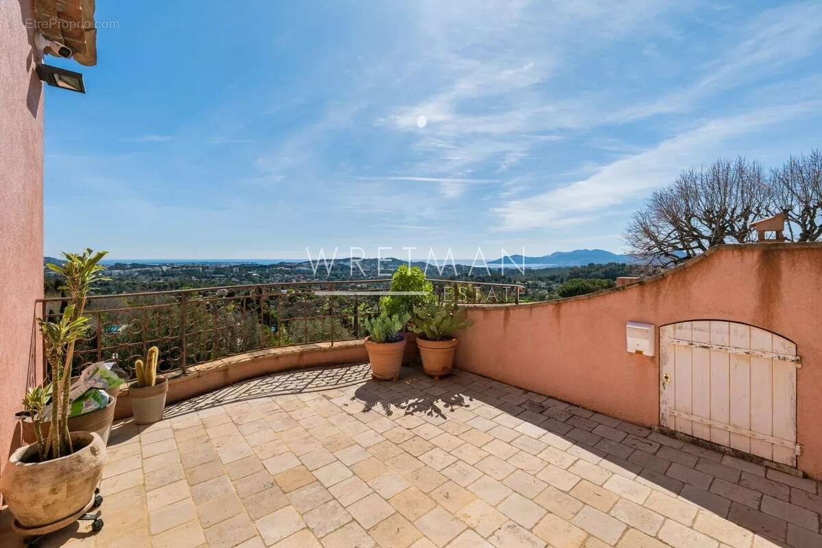 Maison à MOUGINS