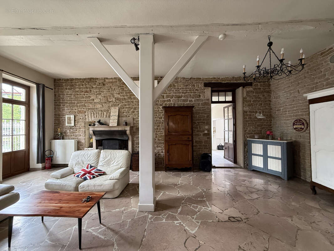 Maison à MONTBARD