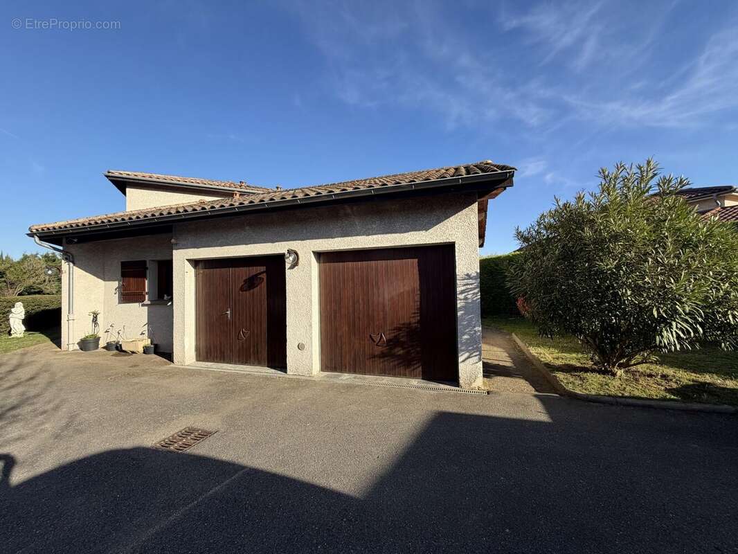 Maison à SAINT-CYR-SUR-LE-RHONE