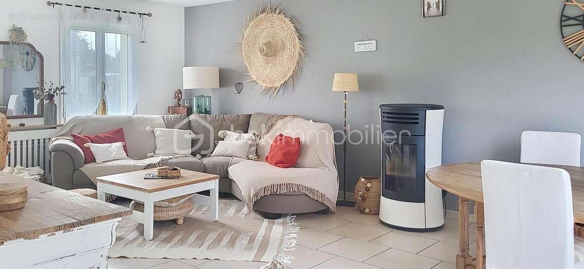 Maison à LE PLESSIER-ROZAINVILLERS