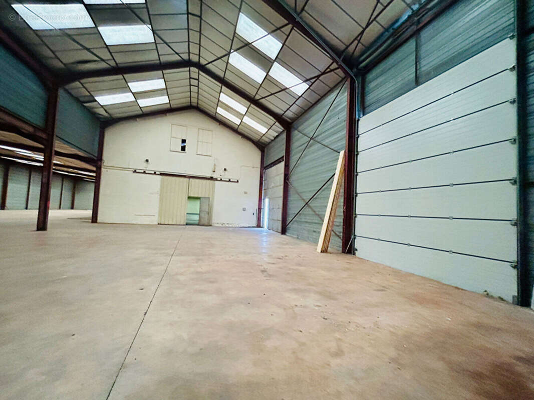 Commerce à SAINT-ERME-OUTRE-ET-RAMECOURT