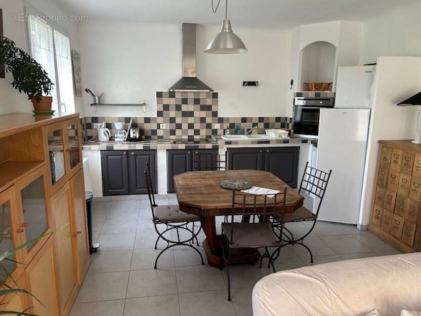 Maison à MORIERES-LES-AVIGNON