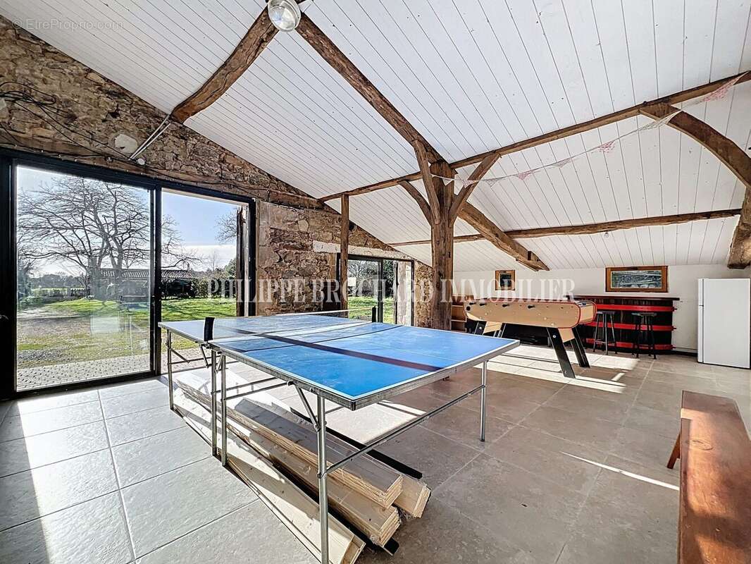 Maison 125 m² à Avrille  - photo 4