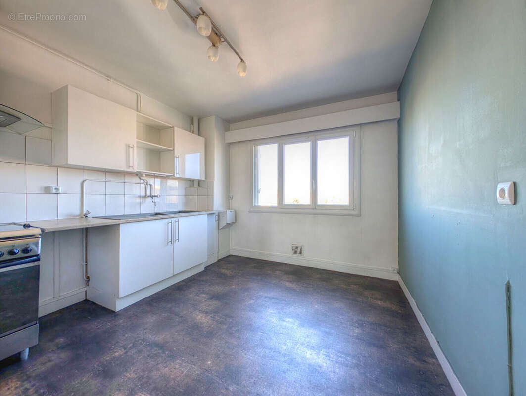 Appartement à LA GARENNE-COLOMBES