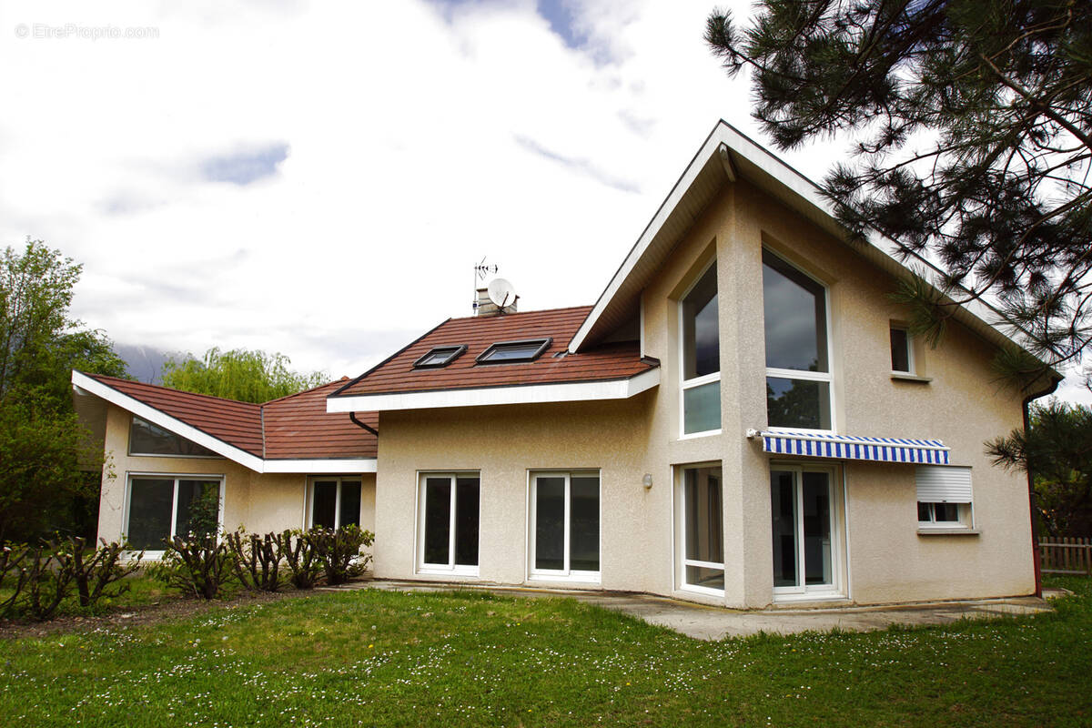 Maison à VARCES-ALLIERES-ET-RISSET