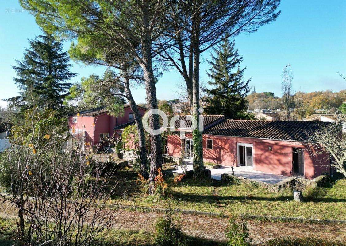 Maison à RUOMS