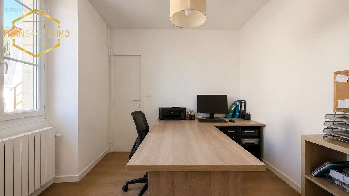 Maison 150 m² à Saint-Georges-De-Commiers  - photo 6