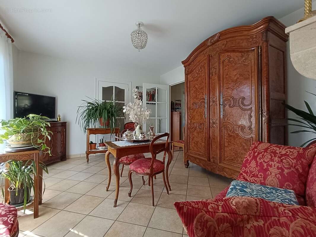 Maison à BRANGES
