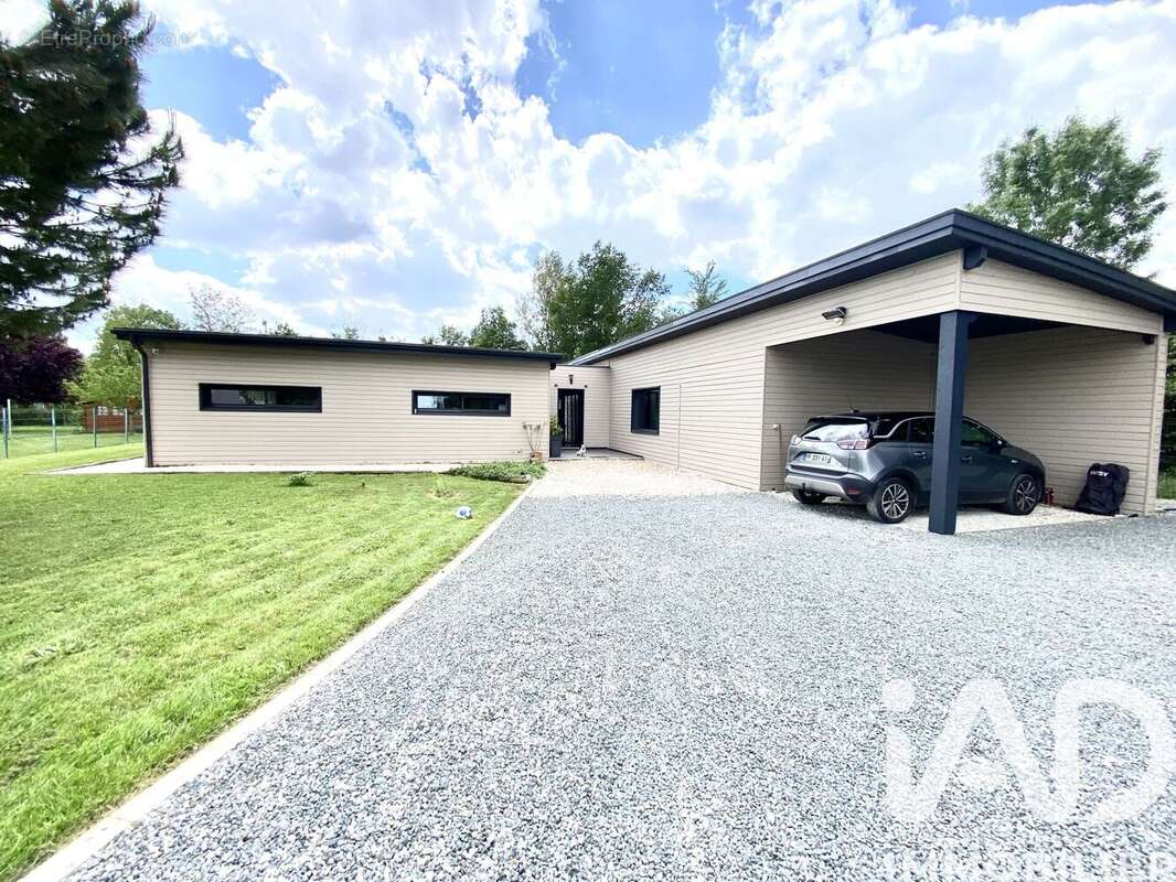 Maison 170 m² à La Gripperie-Saint-Symphorien  - photo 4