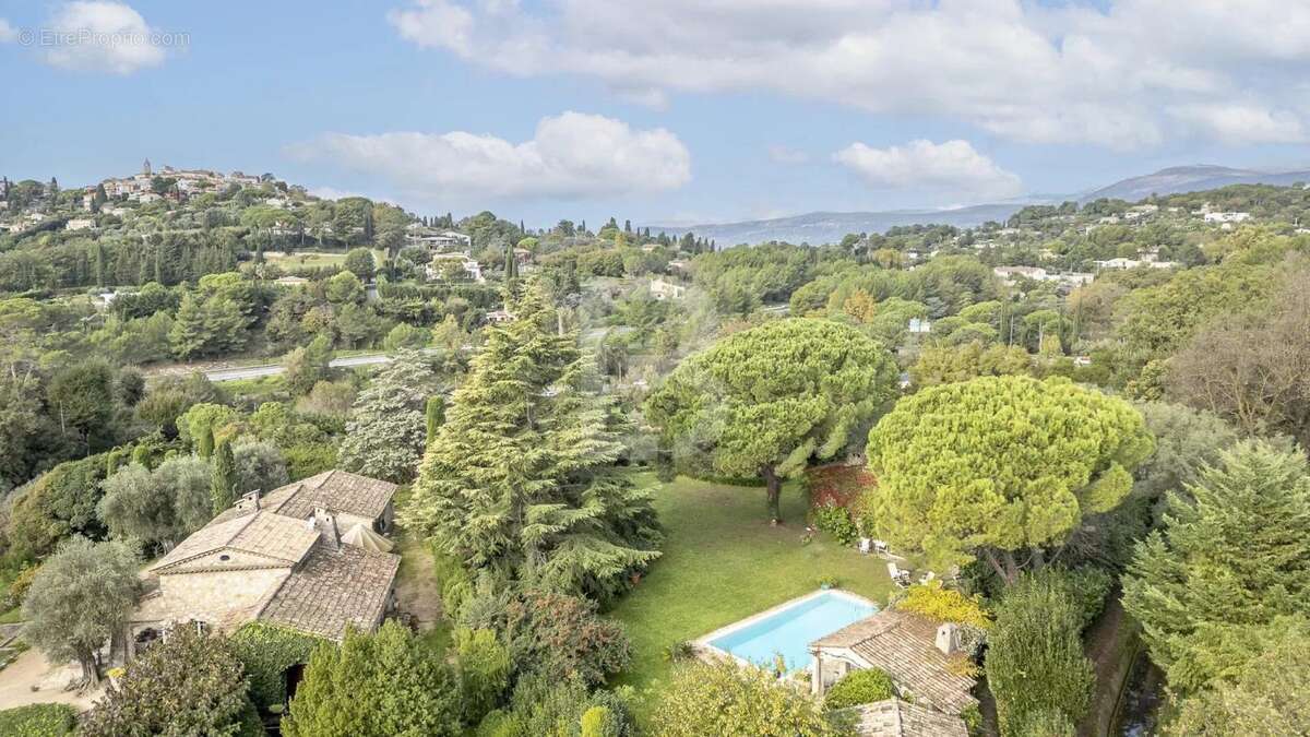 Maison à MOUGINS