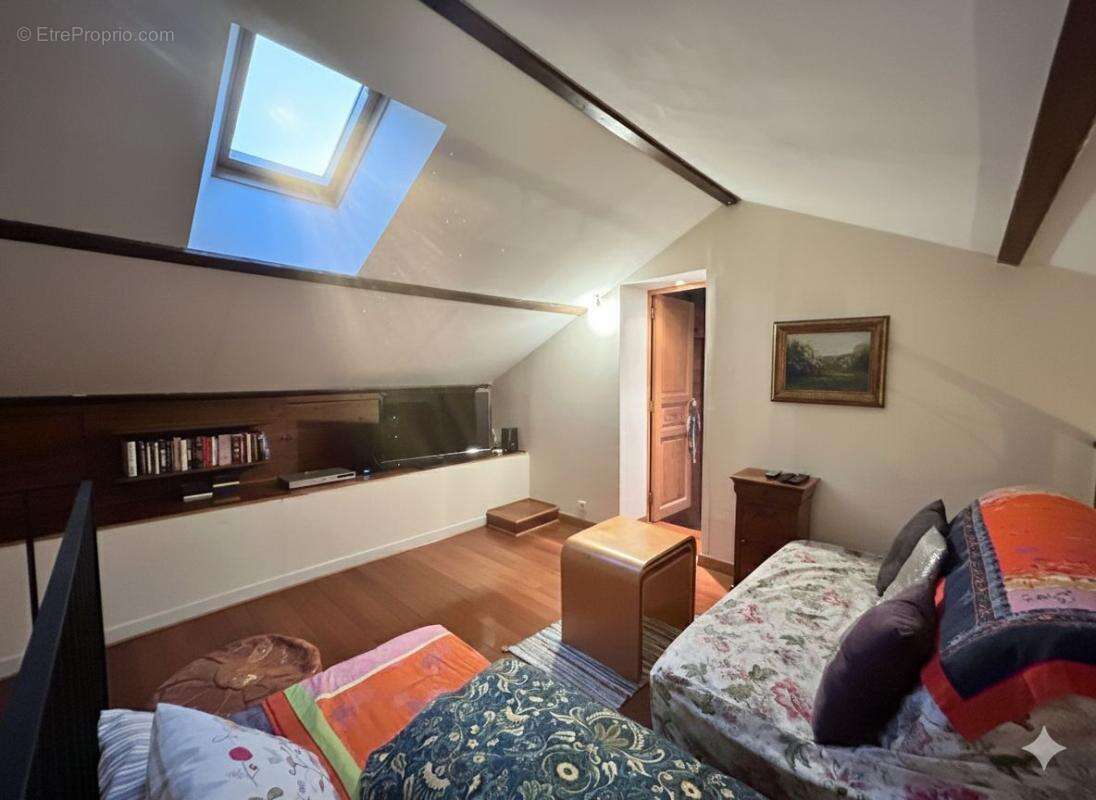 Maison à SAINT-ROMAIN-AU-MONT-D&#039;OR