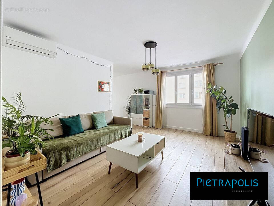 Salon - Appartement à LYON-7E