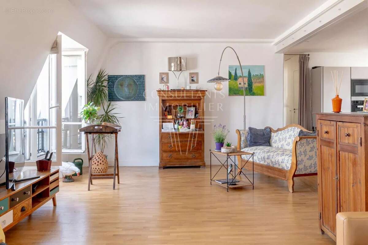Appartement à PARIS-17E