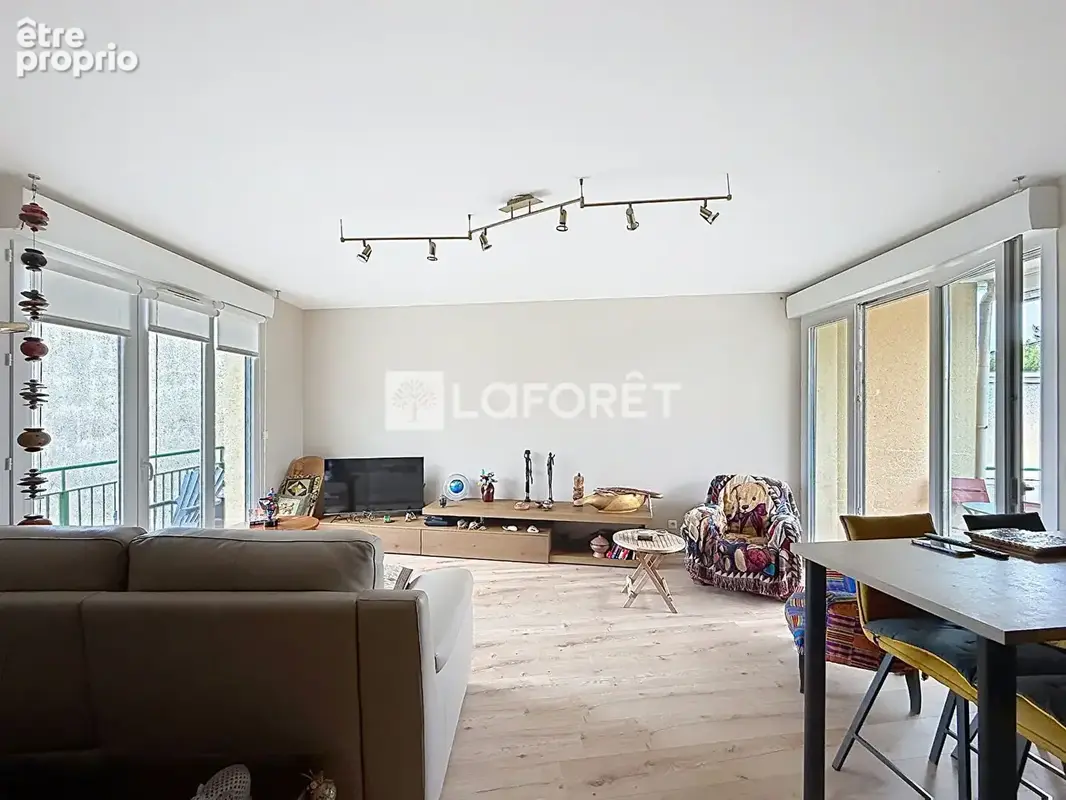 LE SOLER  Appartement T3 lumineux  2 balcons, 2 parkings - photo 2
