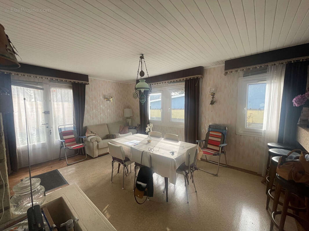 Maison à SAINT-GERMAIN-SUR-AY