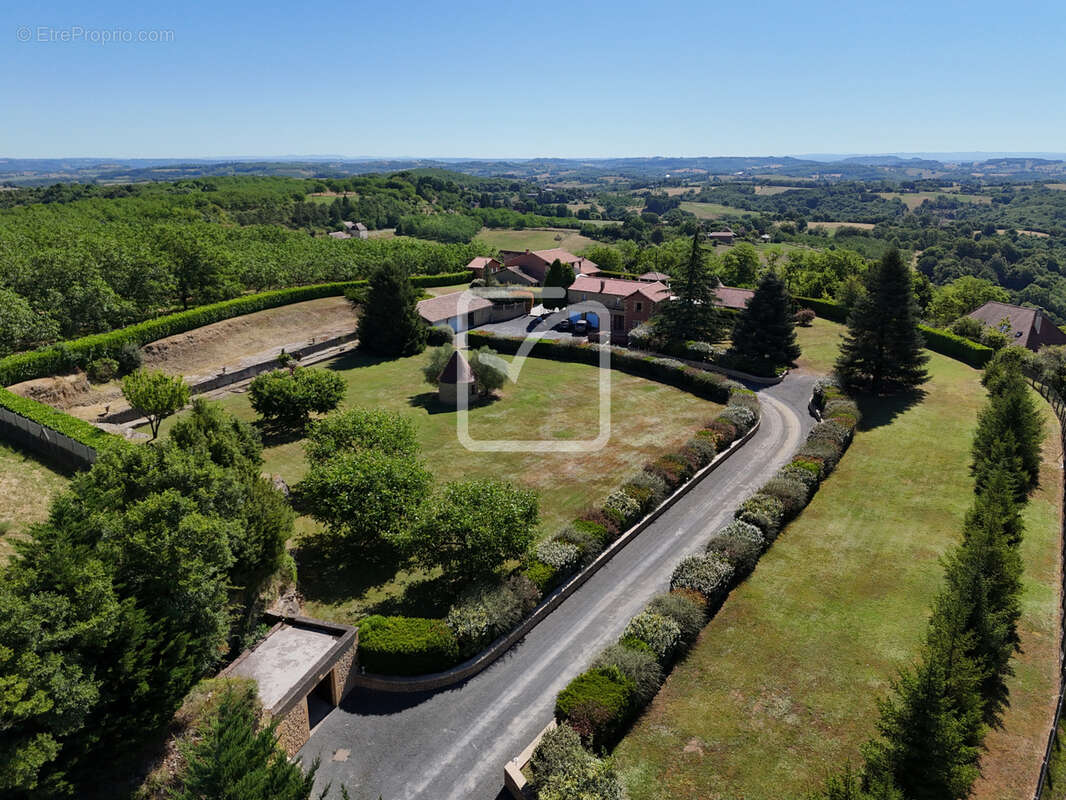 Maison à HAUTEFORT