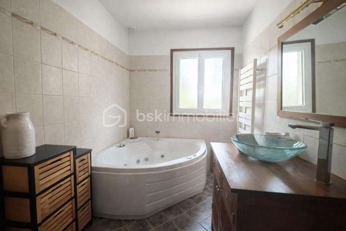 Maison familiale avec piscine chauffée! - photo 6