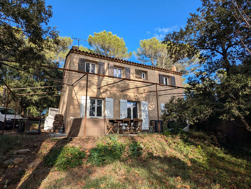 Maison à SILLANS-LA-CASCADE