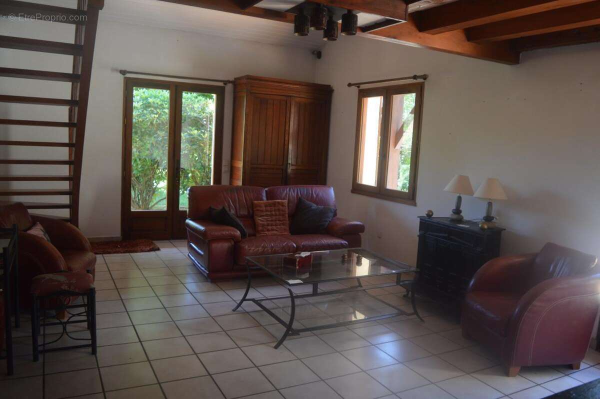 Maison à vendre 5 pièces - 123 M2  au Teich (33) - photo 3