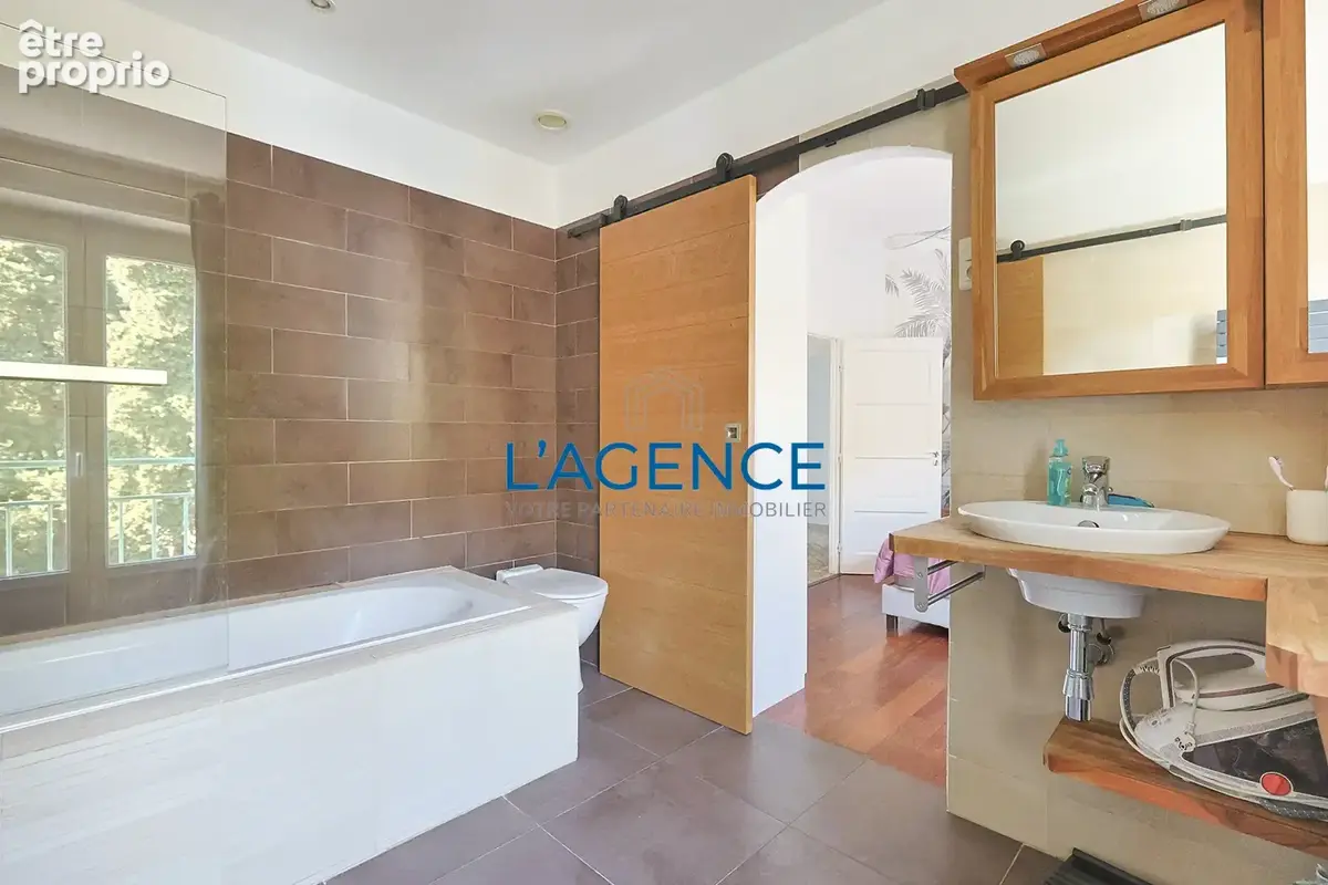 Superbe T5 vue mer avec terrasse et parking - photo 8