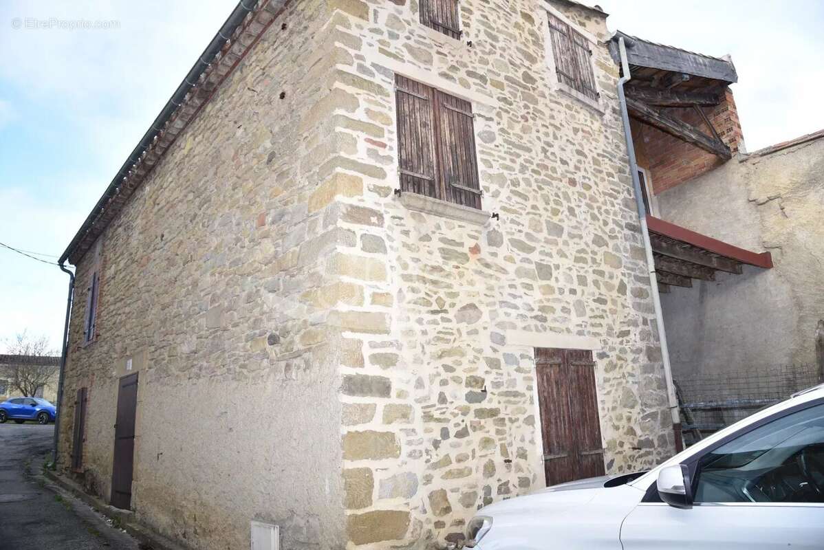 Maison à CONILHAC-DE-LA-MONTAGNE