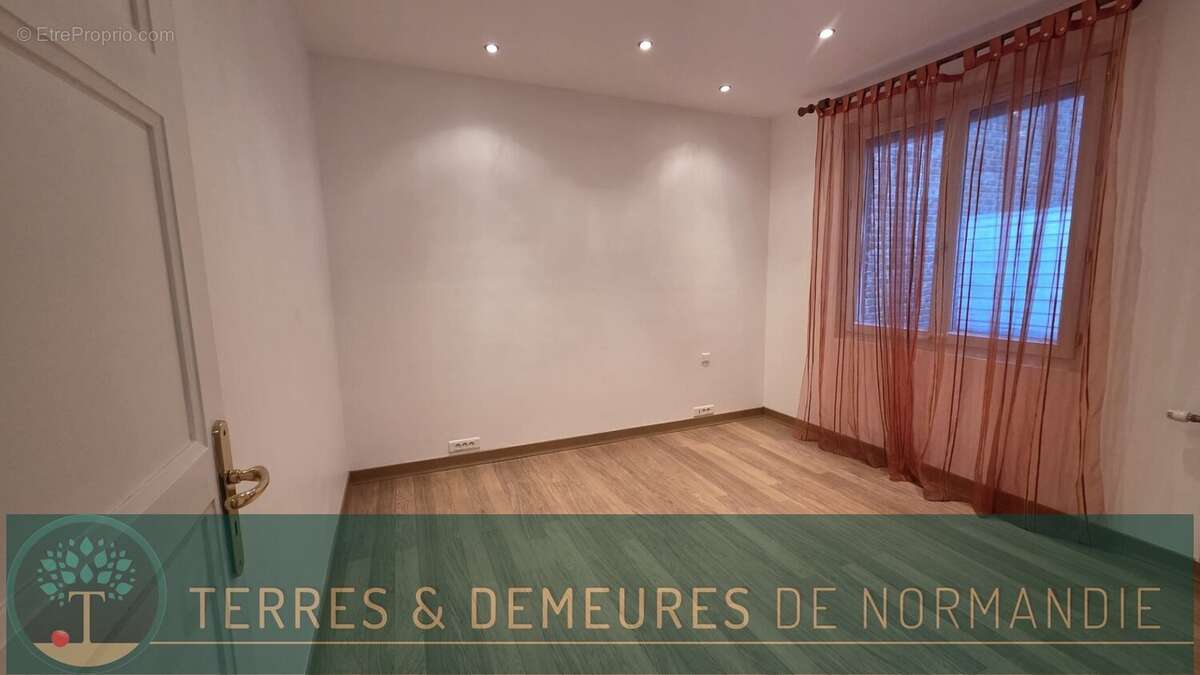 A vendre appartement de 95 m² au coeur de Dieppe, 1er étage, proche du port et de la plage, en Normandie (76) - photo 6