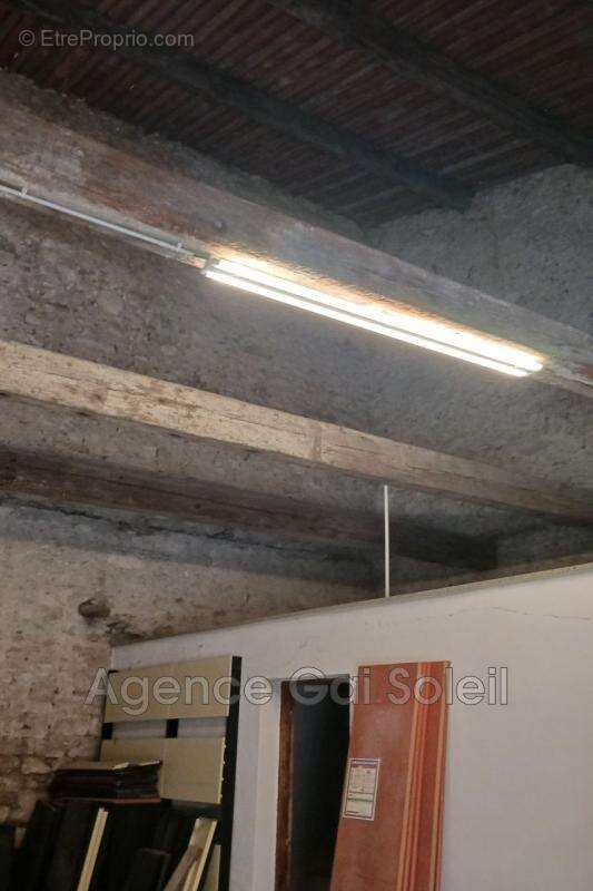 Maison à NISSAN-LEZ-ENSERUNE