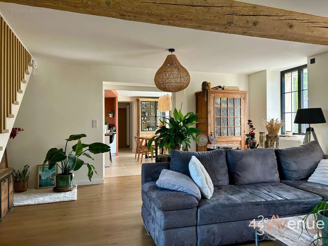 Maison à VEAUCHETTE