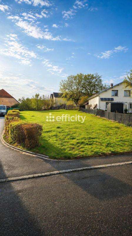 Terrain à BOUHANS-LES-MONTBOZON