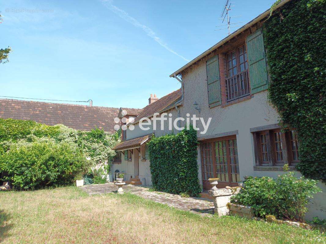 Maison à VARENNES-SUR-SEINE