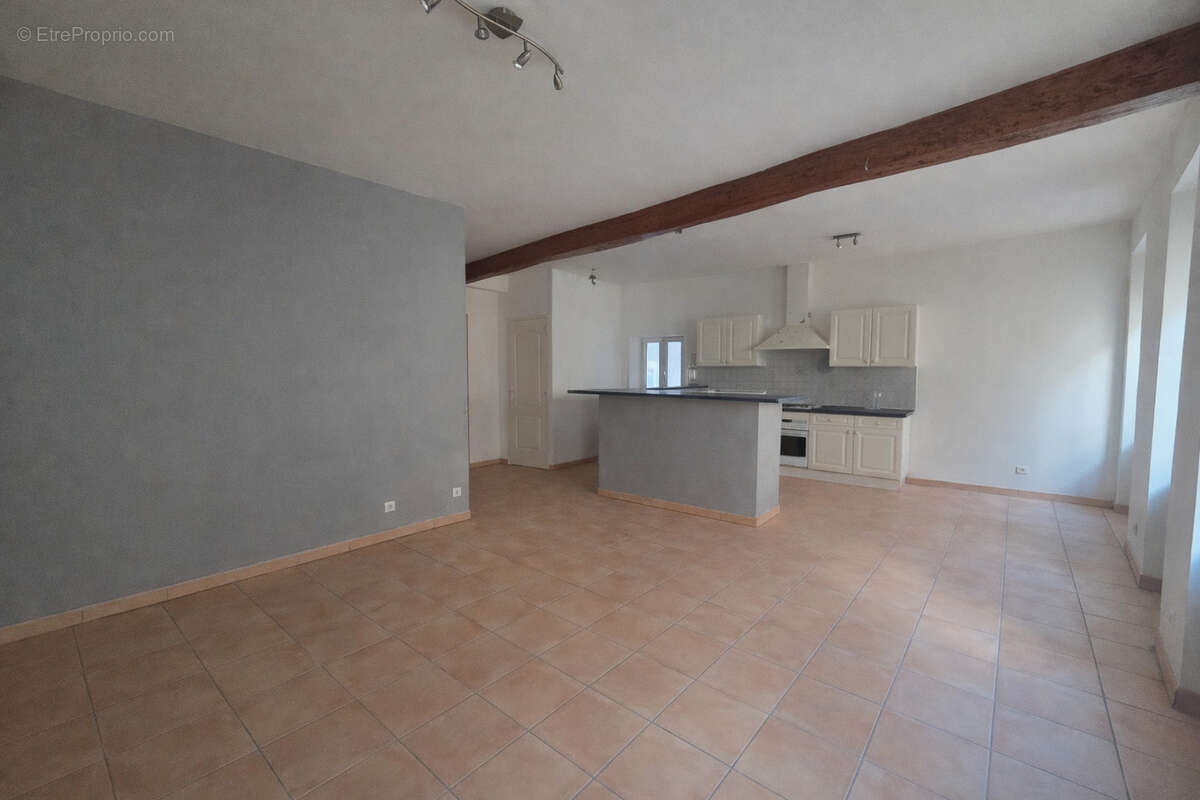Appartement à SAINT-CHINIAN