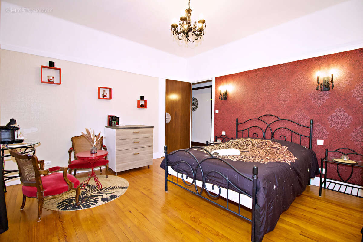 Maison à SAINT-CHINIAN