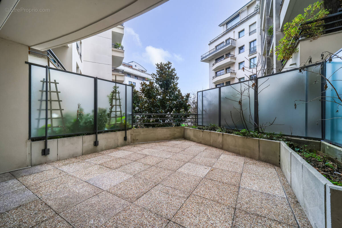 Appartement à ISSY-LES-MOULINEAUX