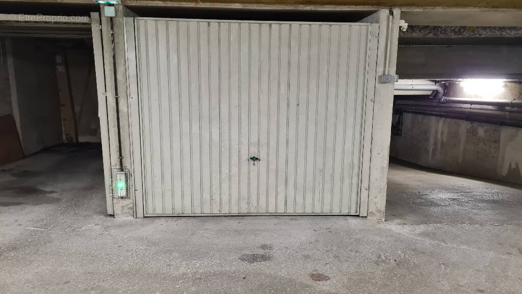 Parking à VILLEURBANNE