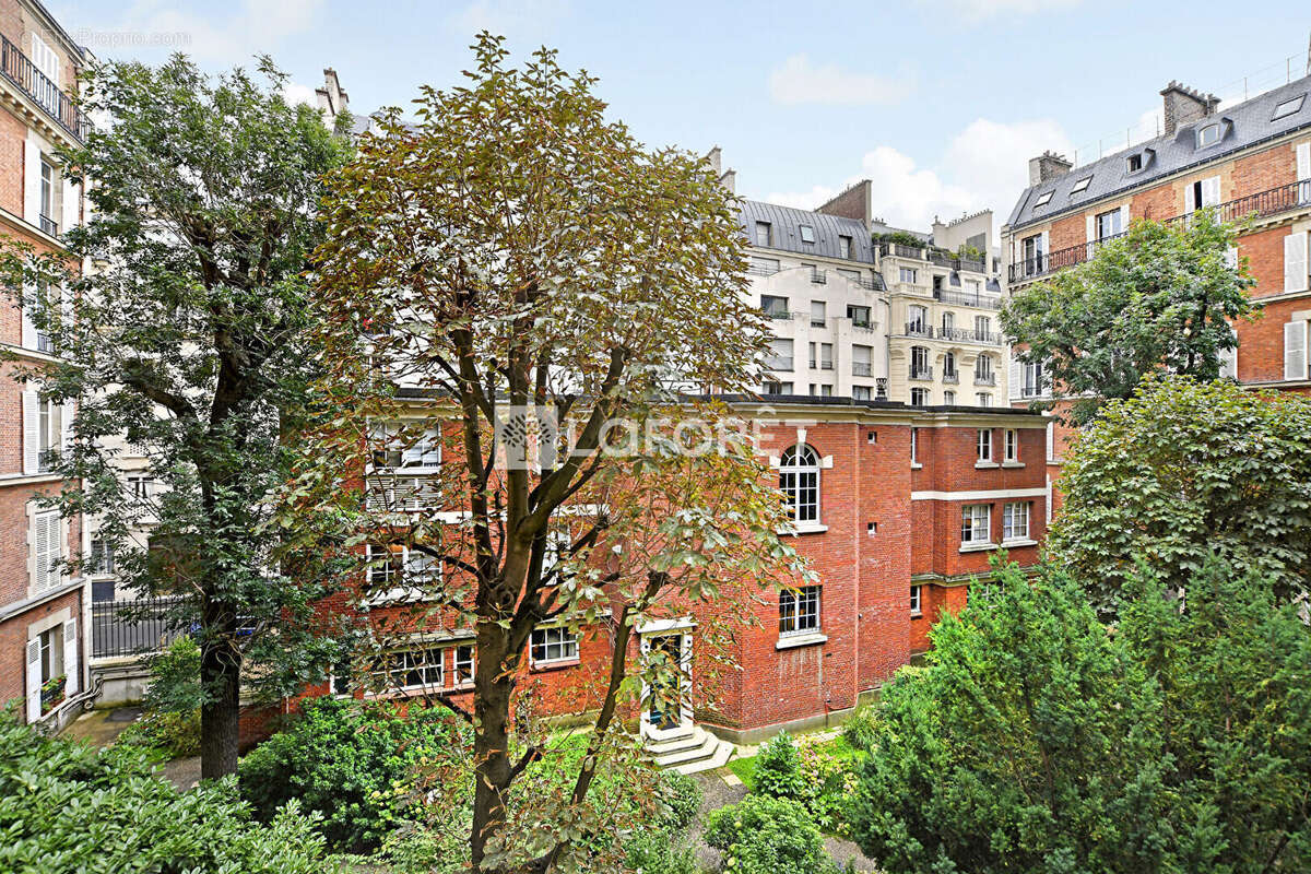 Appartement à PARIS-7E