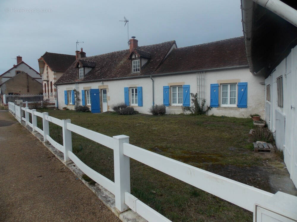 Maison à GANNAY-SUR-LOIRE