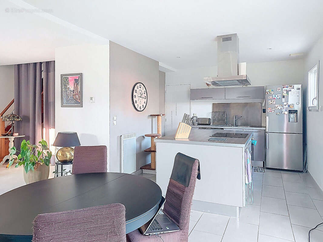 Maison à SAINTE-LUCE-SUR-LOIRE