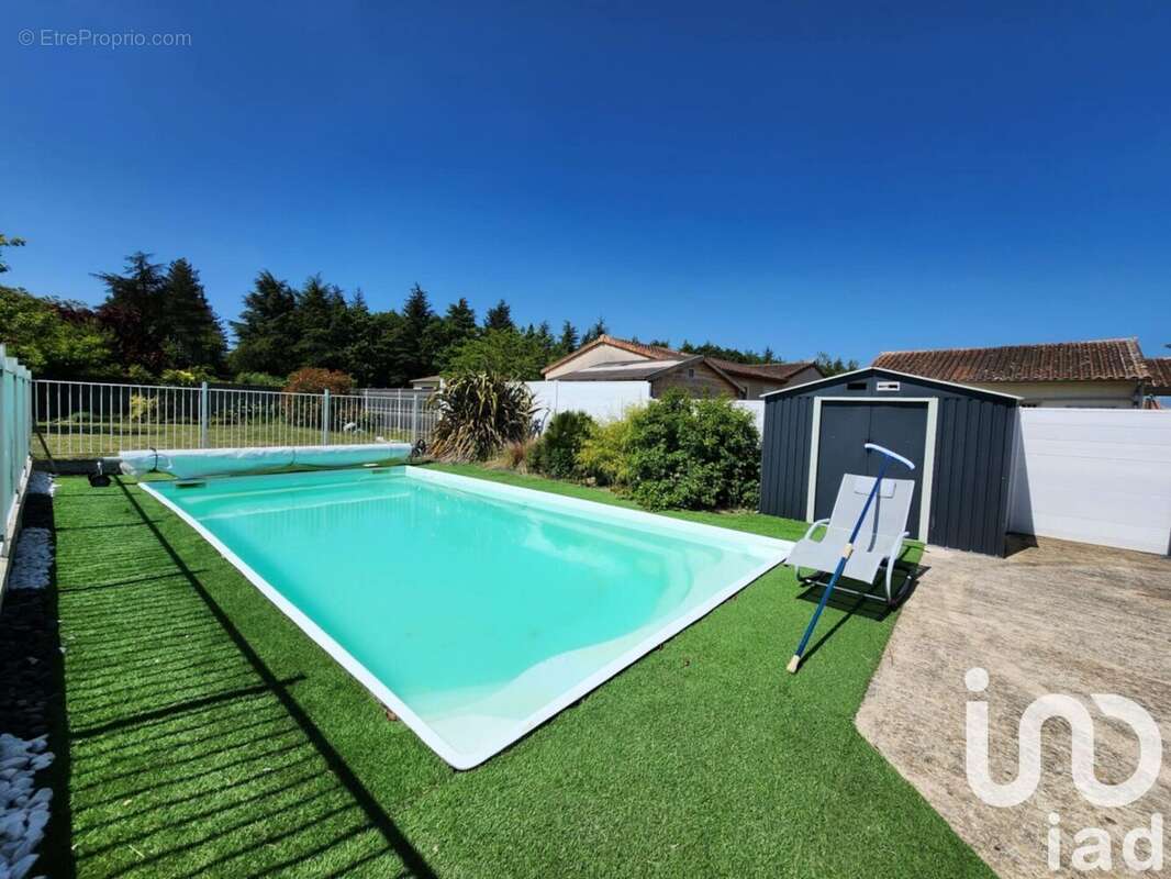 Maison 134 m² à Saint-Cyr  - photo 3
