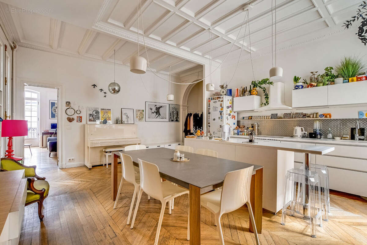 Appartement à PARIS-11E