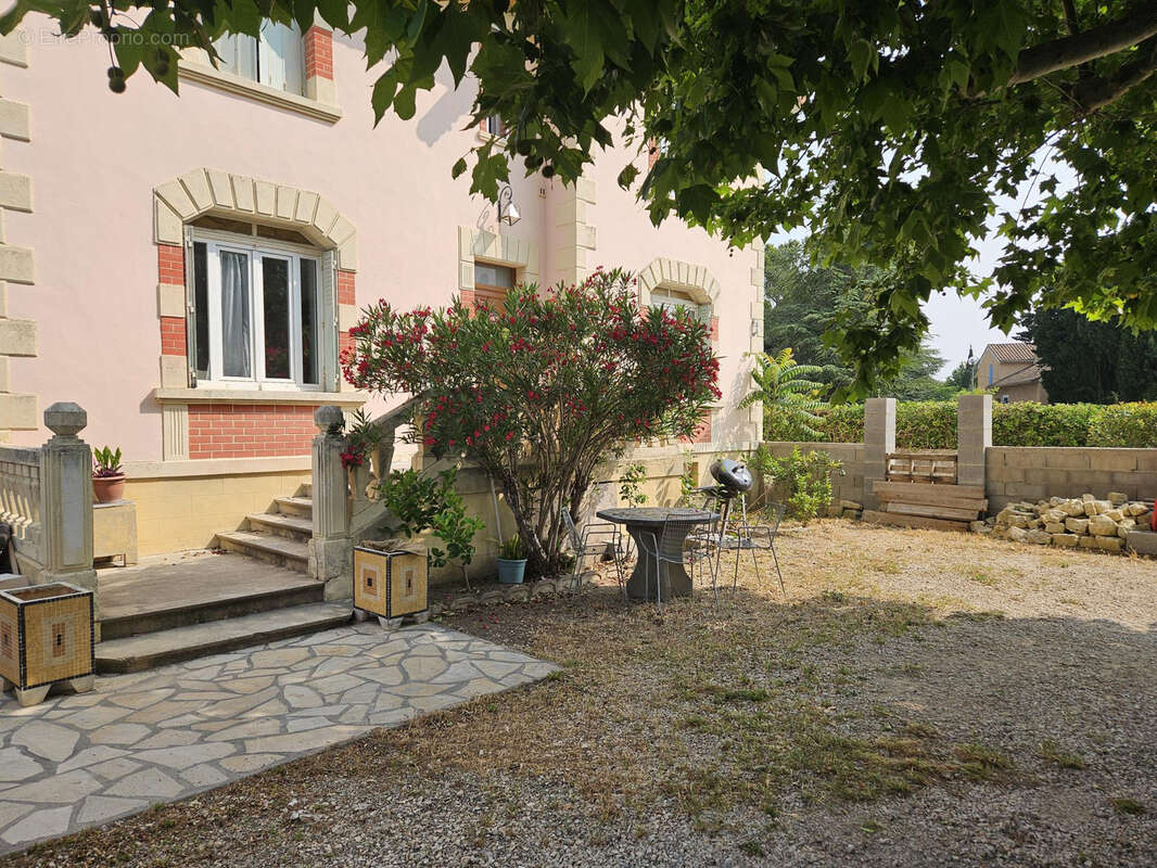 Maison à VIOLES